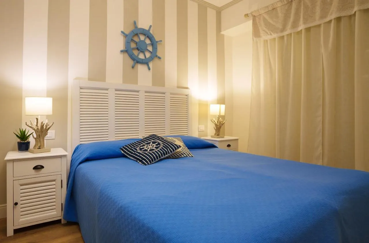 Aparthotel Quattro Torri Santa Teresa Di Riva 0*,