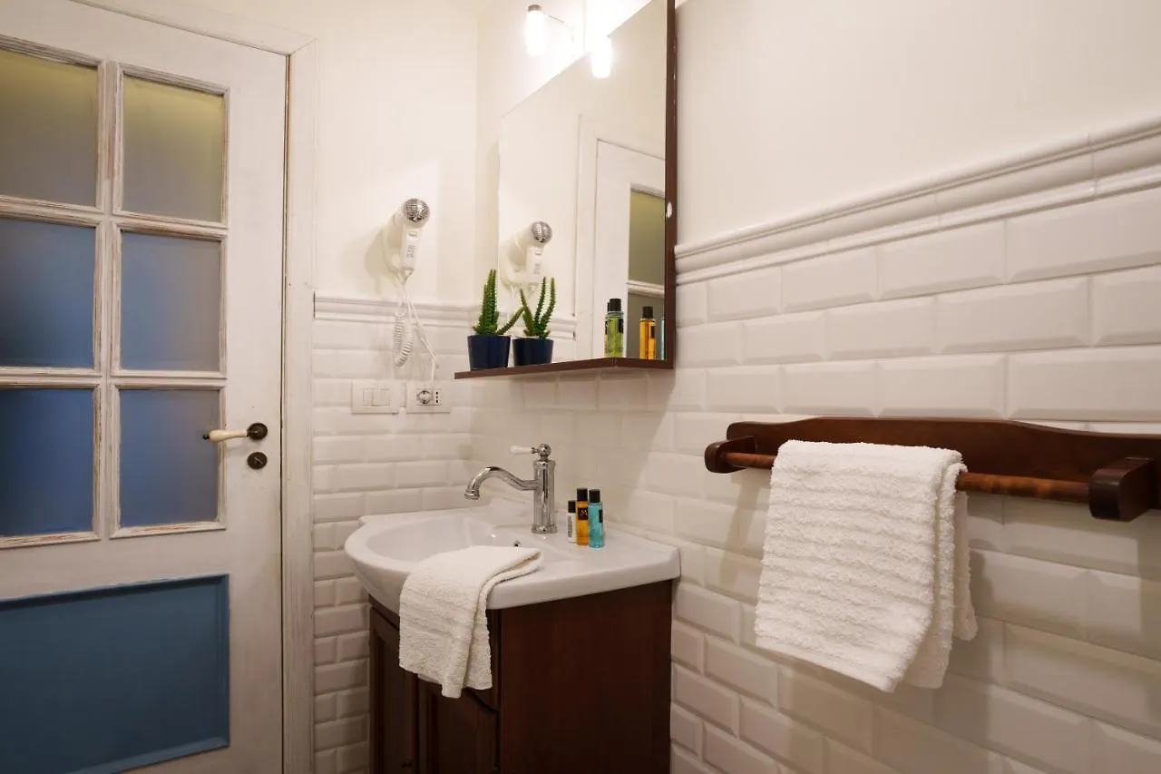Aparthotel Quattro Torri Santa Teresa Di Riva