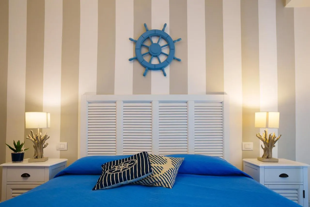 Aparthotel Quattro Torri Santa Teresa Di Riva